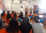 Sosialisasi Penerimaan Polri TA 2026, Polsek Mengkendek Beri Edukasi di SMK PGRI Mebali