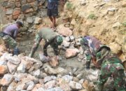 TMMD 127 dan Warga Anggoeya Taklukkan Terik Matahari Demi Pembangunan