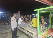 Antisipasi Gangguan Kamtibmas Polsek Bola Intens Patroli Biru Sambil Silatuhrahim Dengan Warga