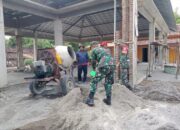 Babinsa Bantu Rehab Rumah Warga, Sekaligus Sampaikan Pesan K3