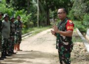 Bangun Semangat Kebersamaan, Dansatgas TMMD 127 Kendari Berikan Motivasi Personel dan Warga