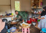 Begini Keseruan Sang Juru Masak Siapkan Menu Berbuka Puasa Satgas TMMD Di Desa Kembang