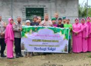 Jelang Berbuka Puasa Polsek Ambuau Indah Bersama Bhayangkari Gelar Bagi-Bagi Takjil