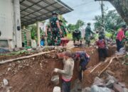 Antisipasi Longsor, Talud Masjid Sepanjang Tiga Belas Meter Jadi Target Satgas TMMD 127 Di Desa Kembang