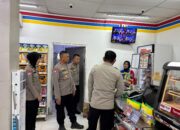 Ramadhan Aman dan Kondusif, Sat Binmas Polres Soppeng Turun Langsung Beri Edukasi ke Pelaku Usaha