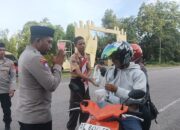 Sat Binmas Polres Buton Bersama Saka Bhayangkara Gelar Bagi-Bagi Takjil