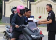 Bid Humas Polda Sultra Berbagi Takjil, Perkuat Kedekatan Polri dan Masyarakat di Bulan Ramadan