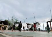 Menunggu Saat Berbuka Puasa, Ini Yang Dilakukan Satgas TMMD Reguler 127 Bersama Pemuda