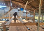 Wujudkan Mimpi Hunian Layak, Satgas TMMD 127 Kendari Kebut Pengerjaan Lantai Rumah Warga