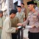 Ramadhan Penuh Kepedulian, Kapolres Soppeng Serahkan Zakat Fitrah dan Santuni Anak Yatim