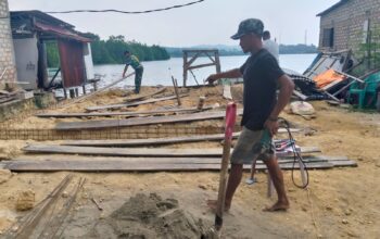 Perkokoh Fondasi, Satgas TMMD 127 Kendari Mulai Pasang Besi RTLH di Nambo