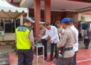 Ramadhan Penuh Kepedulian, Personel Polres Sinjai Sisihkan Sebagian Rezeki Lewat Kotak Amal.