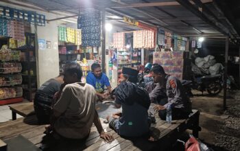 Cegah Gangguan Kamtibmas di Bulan Suci, Polsek Tanasitolo Rutin Gelar Patroli Malam Ramadan