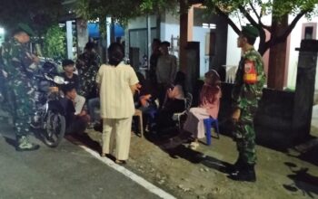 Ciptakan Lingkungan Aman dan Kondusif, Babinsa Koramil 1413-11/Wangi-Wangi Patroli Bersama Komduk