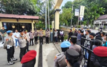 Aliansi GEMPUR–BARAMUDA Gelar Aksi Unras di Mapolres Enrekang, Desak Penegakan Supremasi Hukum Tanpa Pandang Bulu