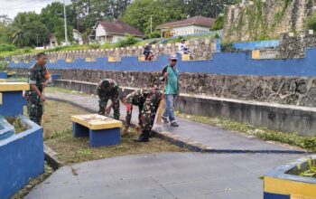 Koramil 1413-02/Pasarwajo Laksanakan Karya Bakti Bersihkan Taman Wisata Kali Biru