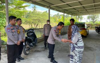 Kapolres Soppeng Salurkan Zakat di Polsek Jajaran pada Minggu Terakhir Ramadhan