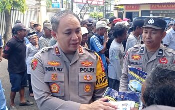 Kolaborasi dengan Baznas, Polres Parepare Salurkan Zakat Fitrah Personel kepada Warga Layak Terima