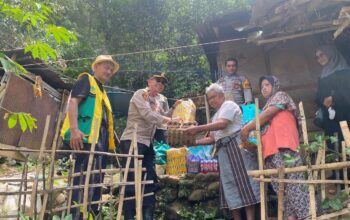 Polres Tana Toraja Salurkan Bantuan Pangan Ramadhan, Kapolres: Polri Hadir Bantu Warga