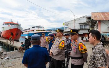 Amankan Arus Mudik Lebaran 2026, Tim Polda Sulteng Cek Keselamatan Kapal di Pelabuhan Luwuk