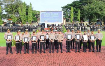 Penyerahan Penghargaan Pelaksanaan Operasi Ketupat 2026, Kapolda Sulsel Apresiasi Kinerja Polres Jajaran