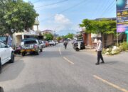 Personel Polsek Alla Laksanakan Pengamanan dan Pengaturan Lalu Lintas pada Acara Pesta Pernikahan Warga