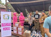 Aksi Peduli Polsek Belawa, Empat Warga Terdampak Kebakaran Dapat Bantuan