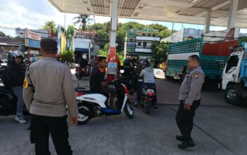 Patroli Polsek Soreang Pantau Aktivitas SPBU, Pastikan Situasi Tetap Kondusif Pasca Isu Kenaikan BBM