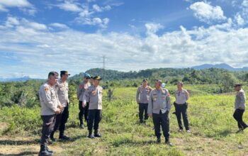 Kapolres Enrekang Tinjau Lahan Rencana Penanaman Jagung, Tegaskan Komitmen Nyata Dukung Ketahanan Pangan