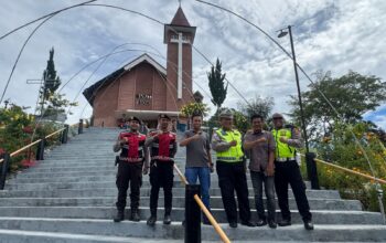 Polri Hadir Jaga Kekhidmatan Paskah, Polres Tana Toraja Intensifkan Patroli Mobile di Sejumlah Gereja