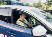 Polwan Ditlantas Polda Sultra Turun ke Jalan, Edukasi Pengendara Lewat Program “Polantas Menyapa”