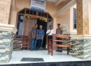 Dekat dengan Masyarakat, Personel Polsek Alla Lakukan Pengamanan dan Silaturahmi di Gereja