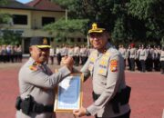 Kapolda Sultra Beri Reward Bagi Personel Berprestasi