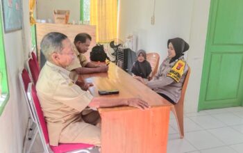 Bhabinkamtibmas Desa Lapodi Sambangi Kantor Desa, Perkuat Sinergi Jaga Kamtibmas