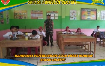 Perkuat Gizi Generasi Muda, Babinsa Koramil 1417-04/Lainea Dampingi Penyaluran 2.338 Porsi Makan Siang Gratis