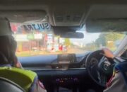 Polwan Ditlantas Polda Sultra Turun Langsung, Edukasi Pengendara Lewat Program “Polantas Menyapa”