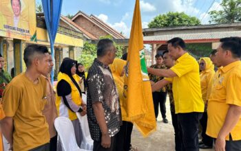 Muscam Partai Golkar Negeri Besar, Dr Darlian Pone Lantik Asmawati sebagai Ketua Pimpinan Kecamatan