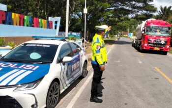 Patroli PJR Ditlantas Polda Sultra Amankan Arus Lalu Lintas di Kawasan Wisata Pantai Nambo