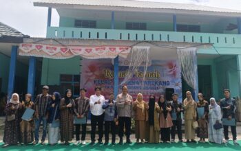 Momen Haru Perpisahan SMK 4 Enrekang, Kapolsek Anggeraja Beri Pesan Inspiratif
