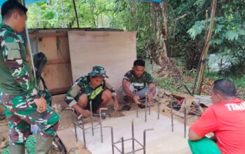 Ketelitian dan Kekompakan Personel Kodim 1413/Buton Warnai Pembangunan Jembatan Gantung Garuda