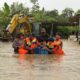 Brimob Polda Sultra Evakuasi Warga Terdampak Banjir di Sejumlah Titik Kota Kendari