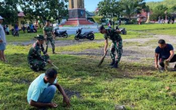 Babinsa Koramil Binongko Bersama Warga Laksanakan Pembersihan Halaman di Kelurahan Palahidu