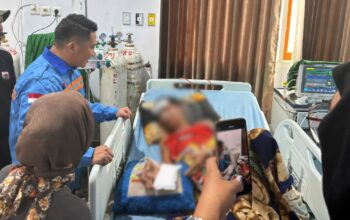 Peduli Bagi Warga Kurang Mampu, PT WIN Beri Bantuan Keluarga Sultang Yang di Rawat di Rumah Sakit Konsel