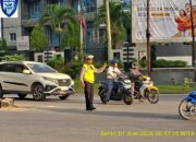Semangat Hari Lahir Pancasila, Personel Ditlantas Polda Sultra Wujudkan Kelancaran Arus Lalu Lintas di Simpang Taman Lantas