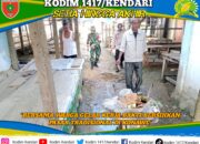 Wujud Kemanunggalan TNI, Babinsa Koramil Sampara Bersama Warga Gelar Kerja Bakti Bersihkan Pasar Tradisional di Konawe