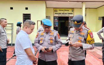 Tegakkan Disiplin, Seksi Propam Polres Sinjai Gelar Supervisi di Polsek Sinjai Timur.