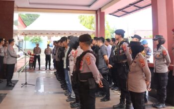 Cek Kesiapan, Kabag Ops Polres Sinjai Pimpin Apel Pengecekan Personel Pam Aksi Unjuk Rasa.