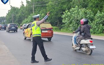 Polantas Ditlantas Polda Sultra Optimalkan Pengaturan Pagi, Arus Lalu Lintas Terpantau Lancar