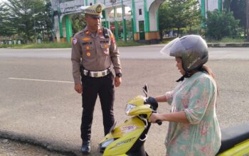 Kasat Lantas Polres Konawe Utara Pimpin Strong Point Pengaturan Lalu Lintas Pagi.