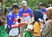 Peduli Masyarakat, Polda Sulteng Bersama BTA Salurkan Bantuan Sosial di Desa Bale